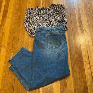 Torrid Boyfriend Distressed W/Frayed Hem Size 28 (5X)